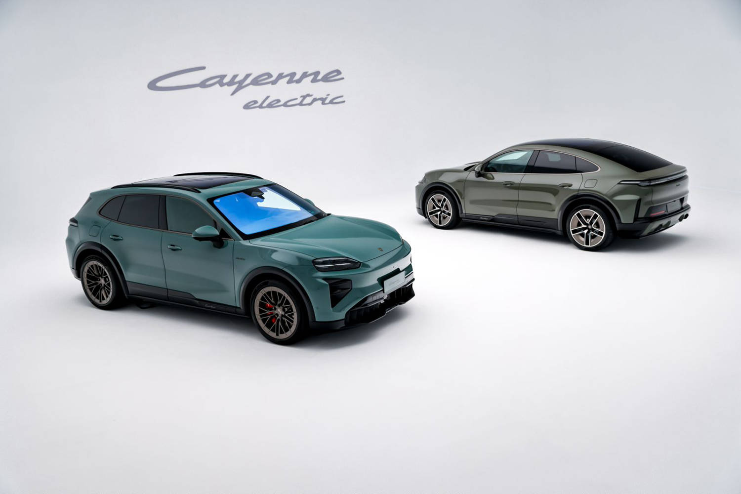 2026北京车展,保时捷Cayenne Turbo售价为111.80万元起,Cayenne Turbo Coupe价格为115.80万元起 01.jpg