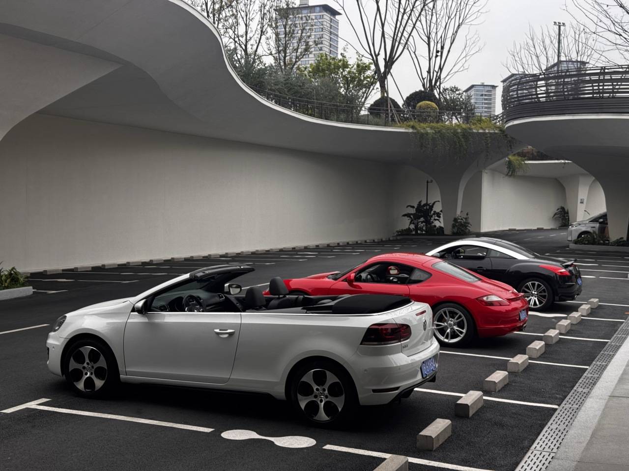 6万元跑车打卡沐尘100:Cayman、RCZ、GTI敞篷的飞驰人生
